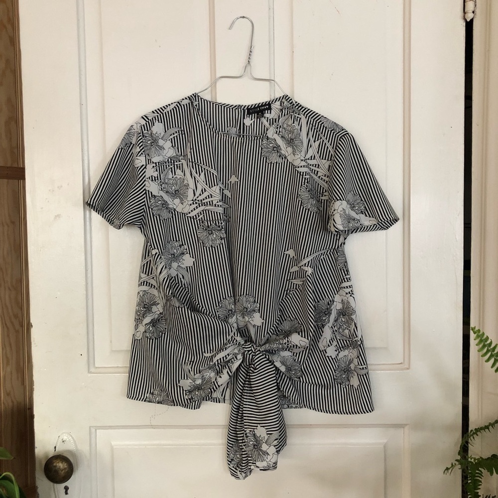 Style Envy Tie Front Blouse Floral Striped M